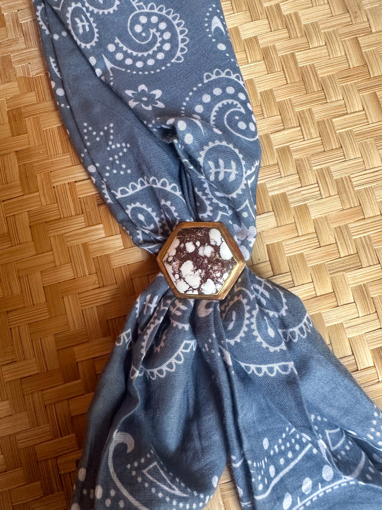Wild Horse Magnesite Bolo w/ bandana